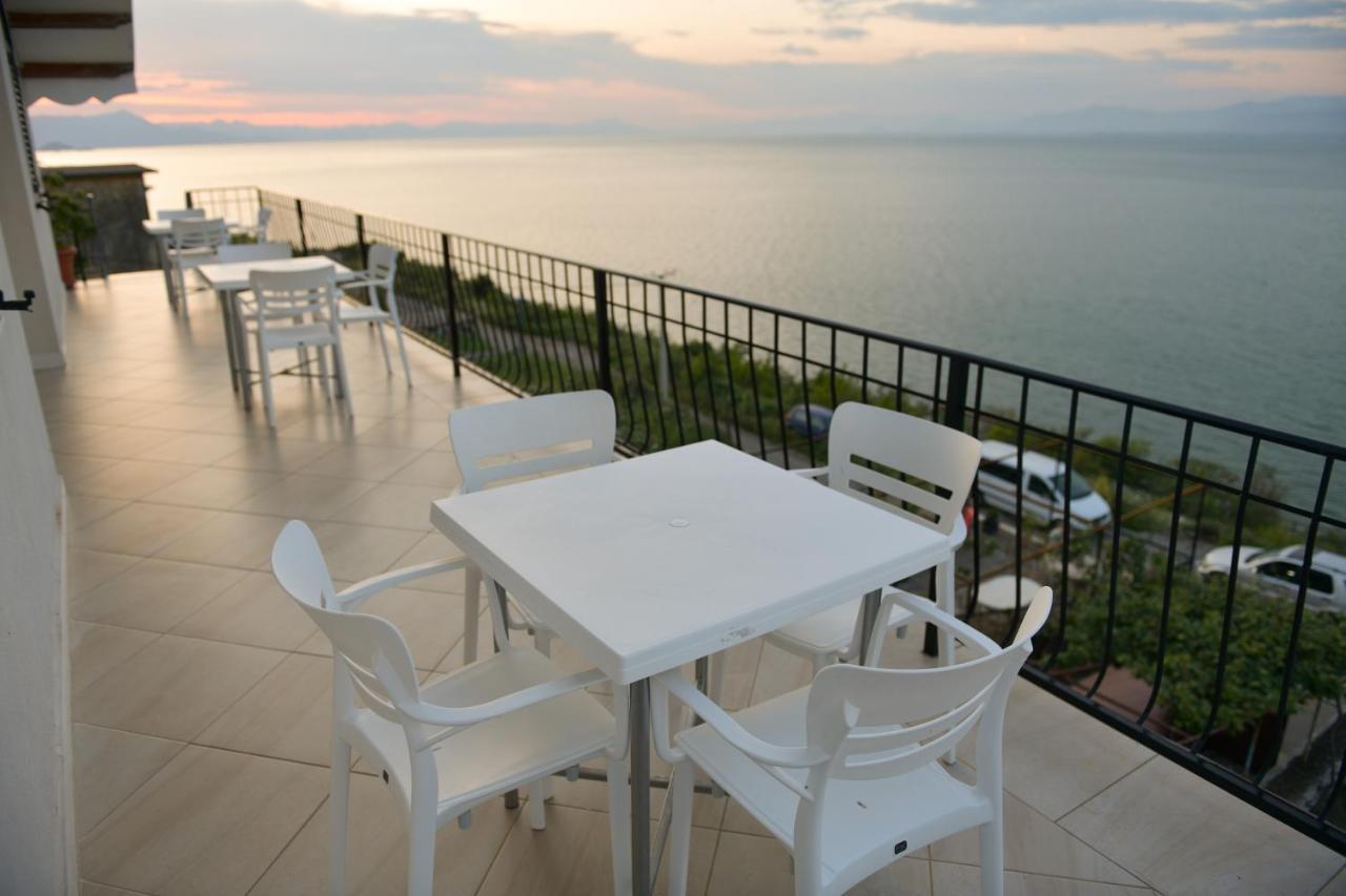 Maison d'hôtes Lakefront House Široka