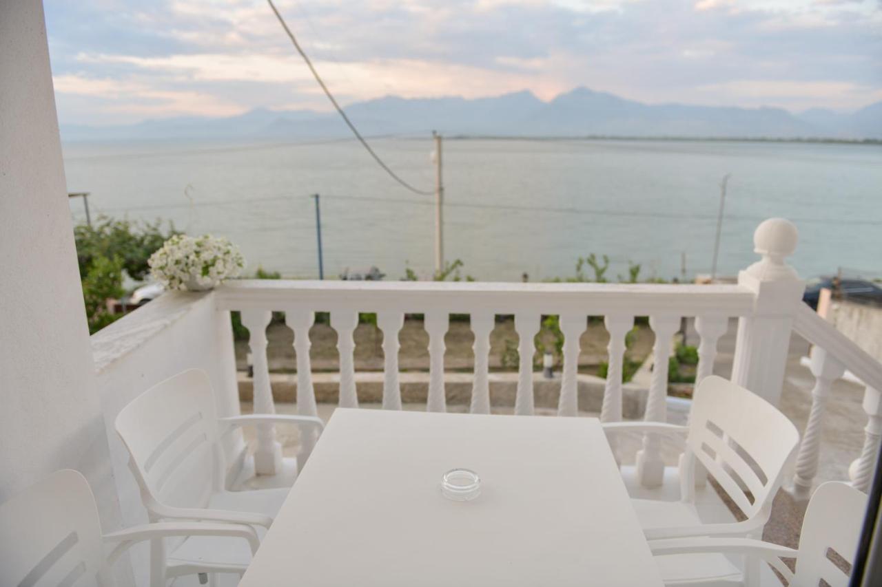 Maison d'hôtes Lakefront House Široka